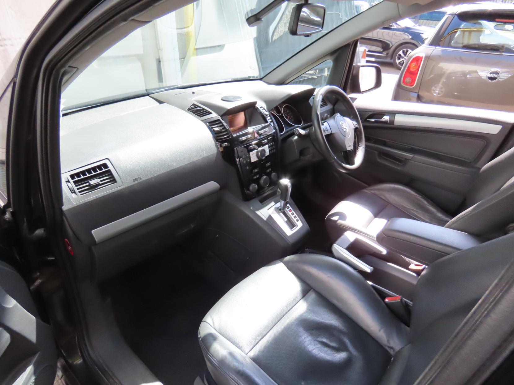 Vauxhall Zafira 1.9 CDTi Elite MPV 5dr Diesel Auto Euro 4 (120 ps)