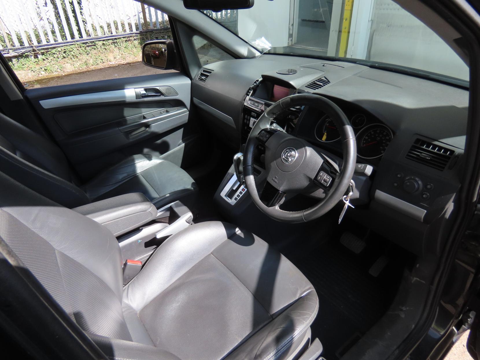 Vauxhall Zafira 1.9 CDTi Elite MPV 5dr Diesel Auto Euro 4 (120 ps)