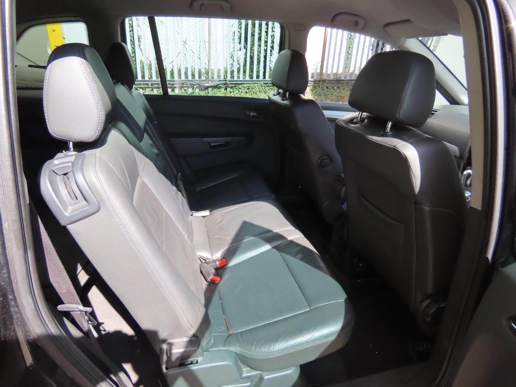 Vauxhall Zafira 1.9 CDTi Elite MPV 5dr Diesel Auto Euro 4 (120 ps)