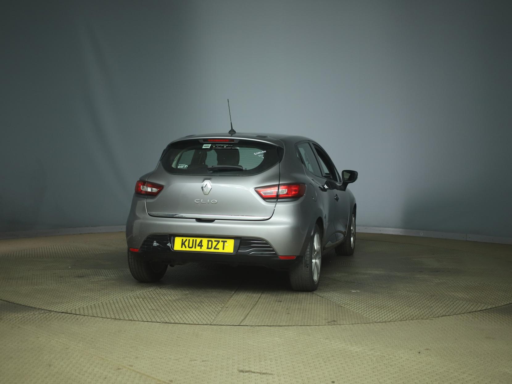 Renault Clio 1.2 16V Dynamique MediaNav Hatchback 5dr Petrol Manual Euro 5 (75 ps)