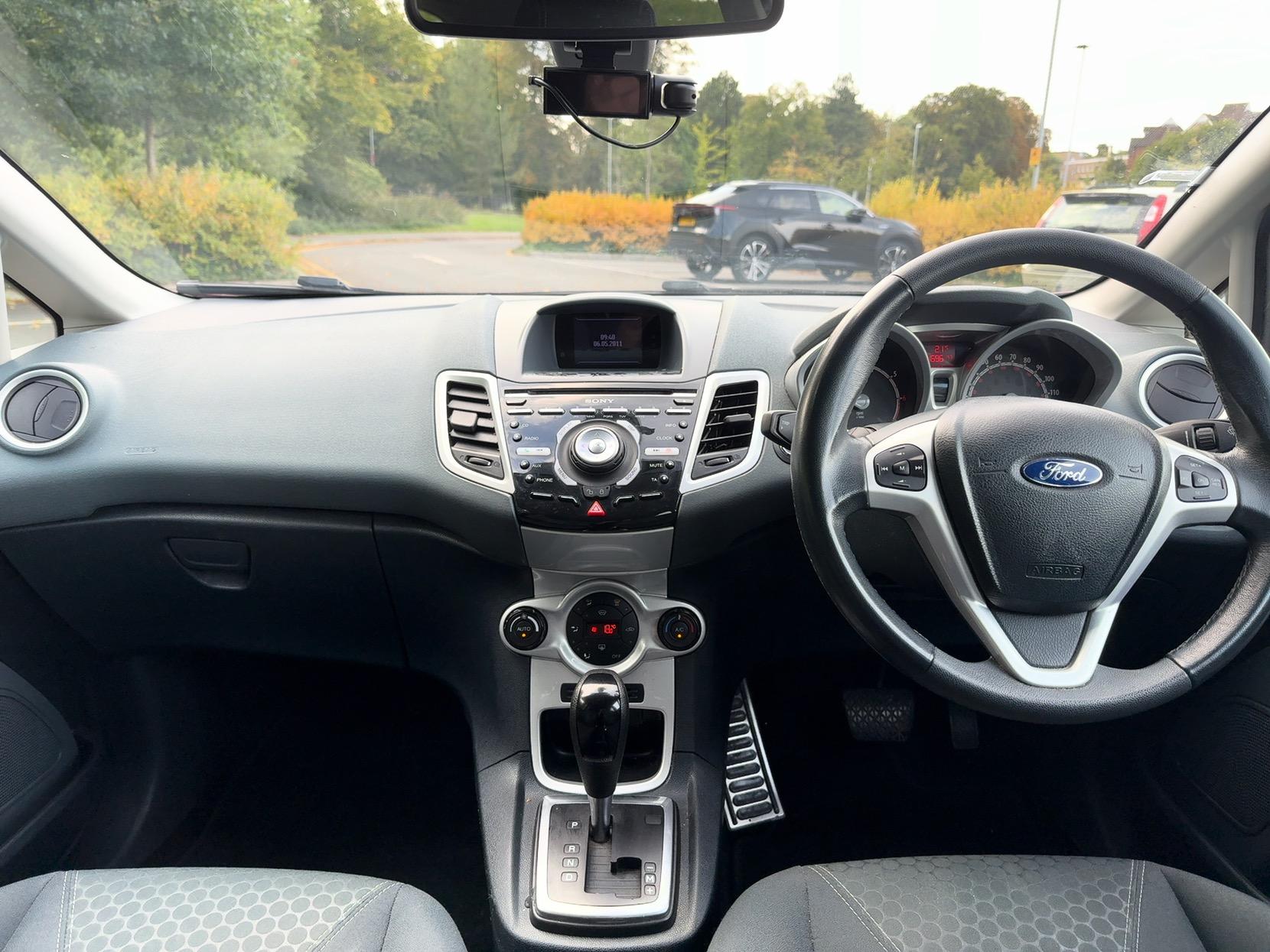Ford Fiesta 1.4 Titanium Hatchback 5dr Petrol Automatic (154 g/km, 94 bhp)