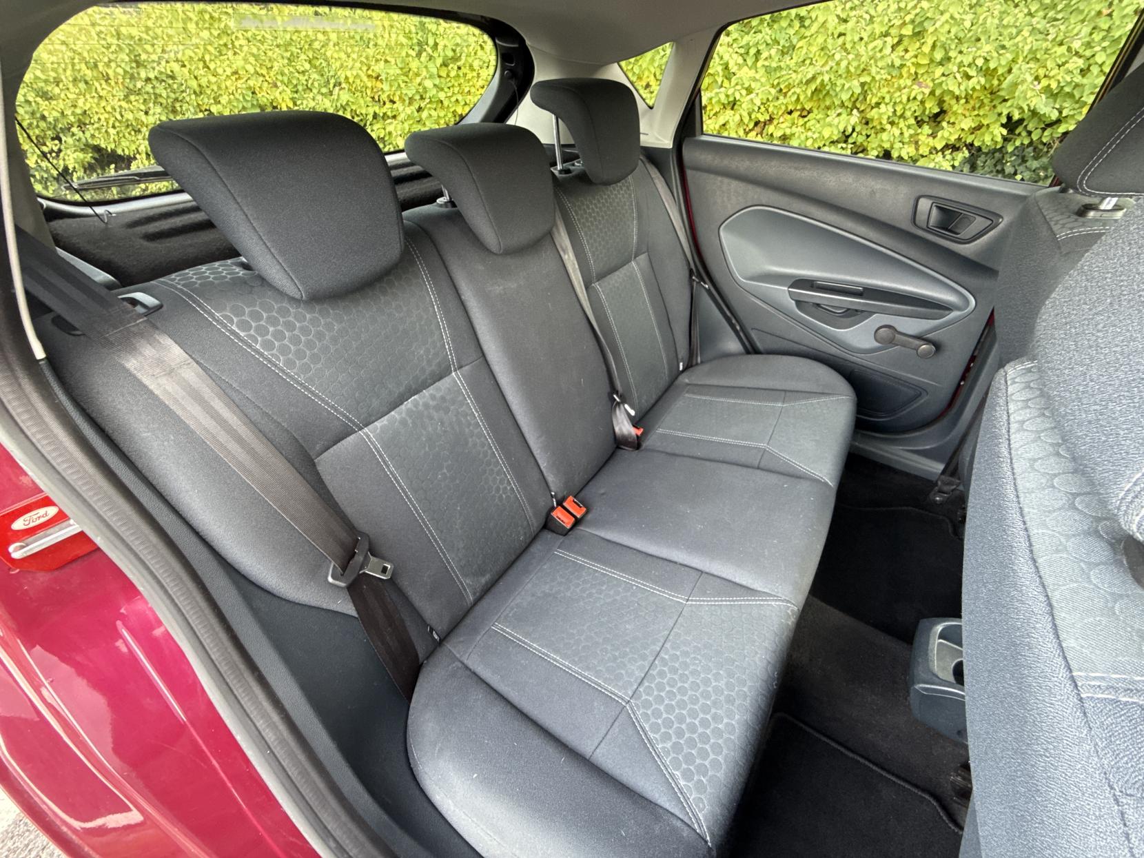 Ford Fiesta 1.4 Titanium Hatchback 5dr Petrol Automatic (154 g/km, 94 bhp)