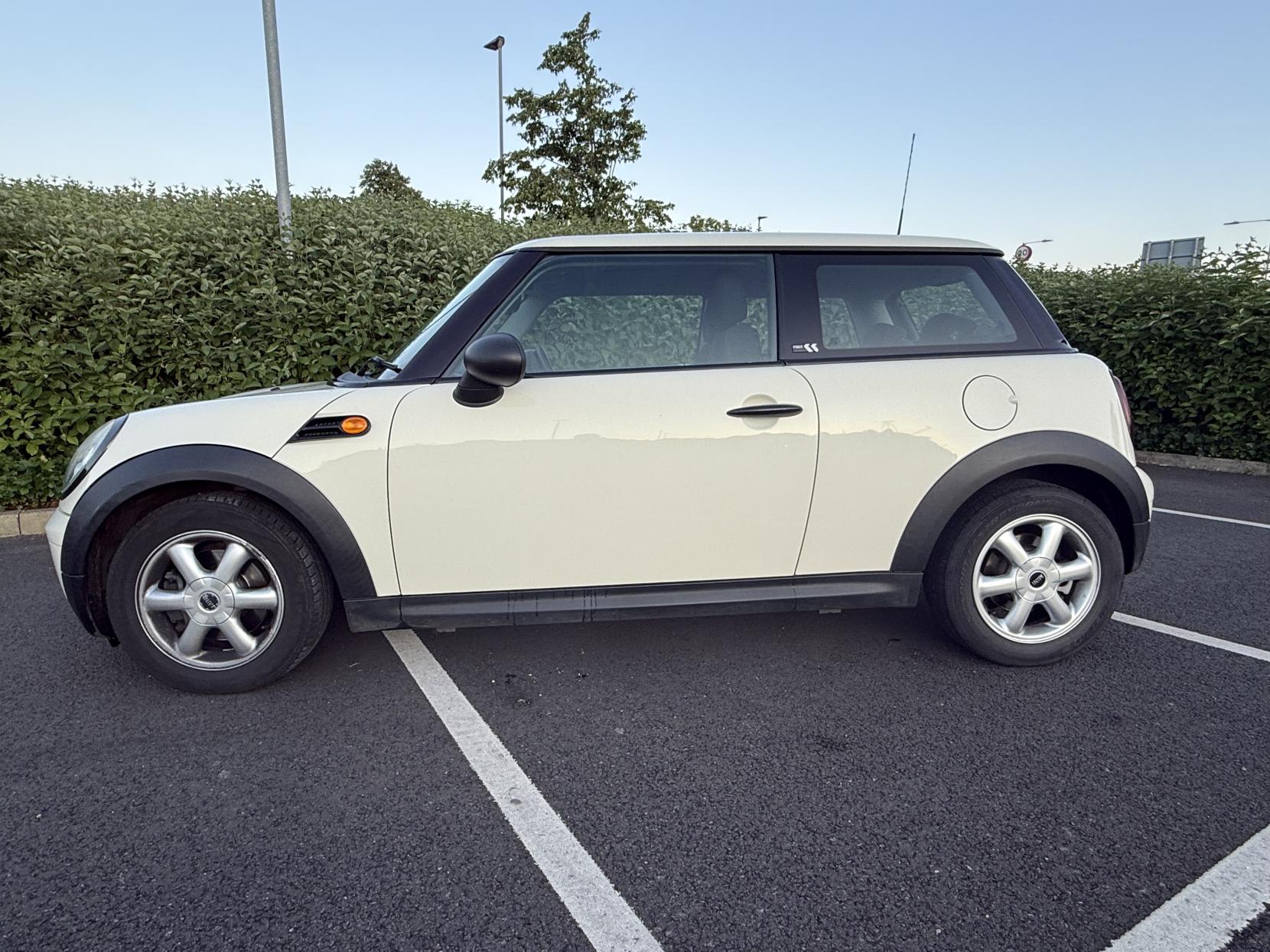 MINI Hatch 1.4 First Hatchback 3dr Petrol Manual Euro 4 (75 ps)