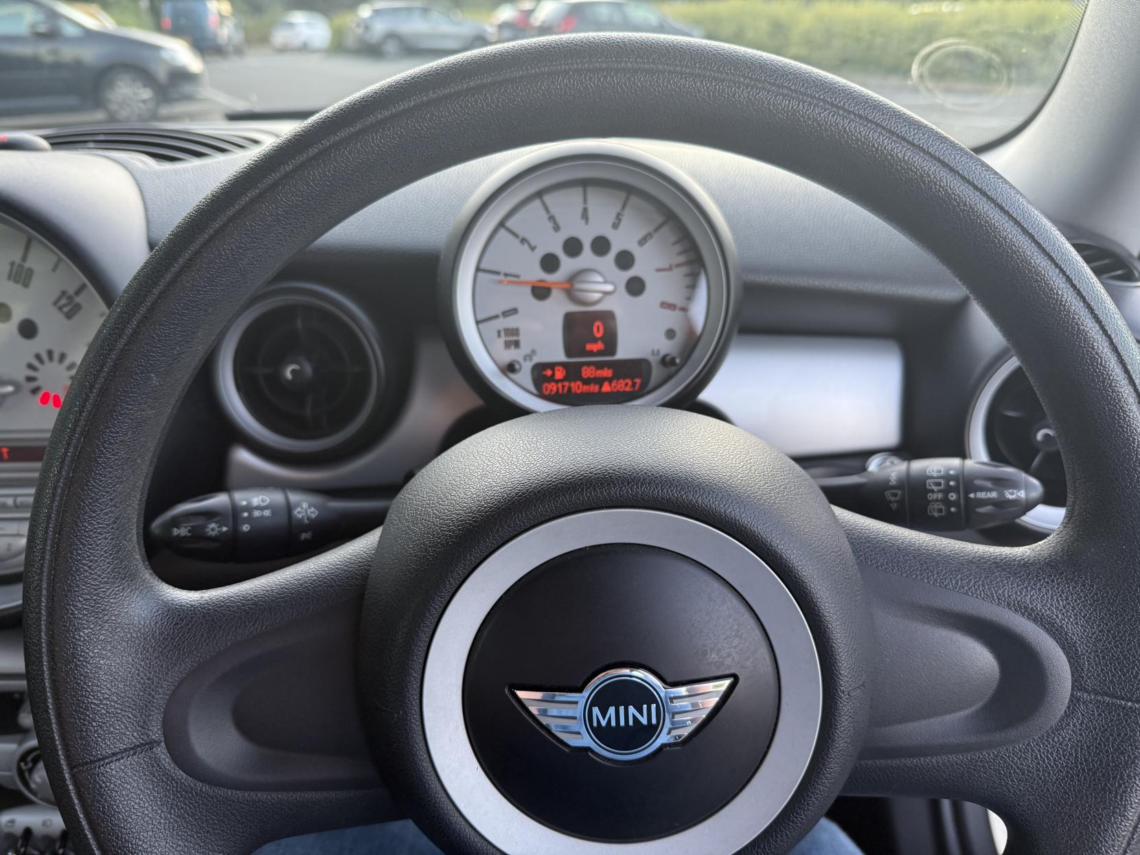 MINI Hatch 1.4 First Hatchback 3dr Petrol Manual Euro 4 (75 ps)