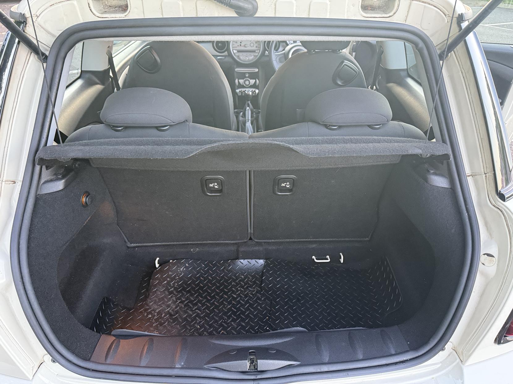 MINI Hatch 1.4 First Hatchback 3dr Petrol Manual Euro 4 (75 ps)