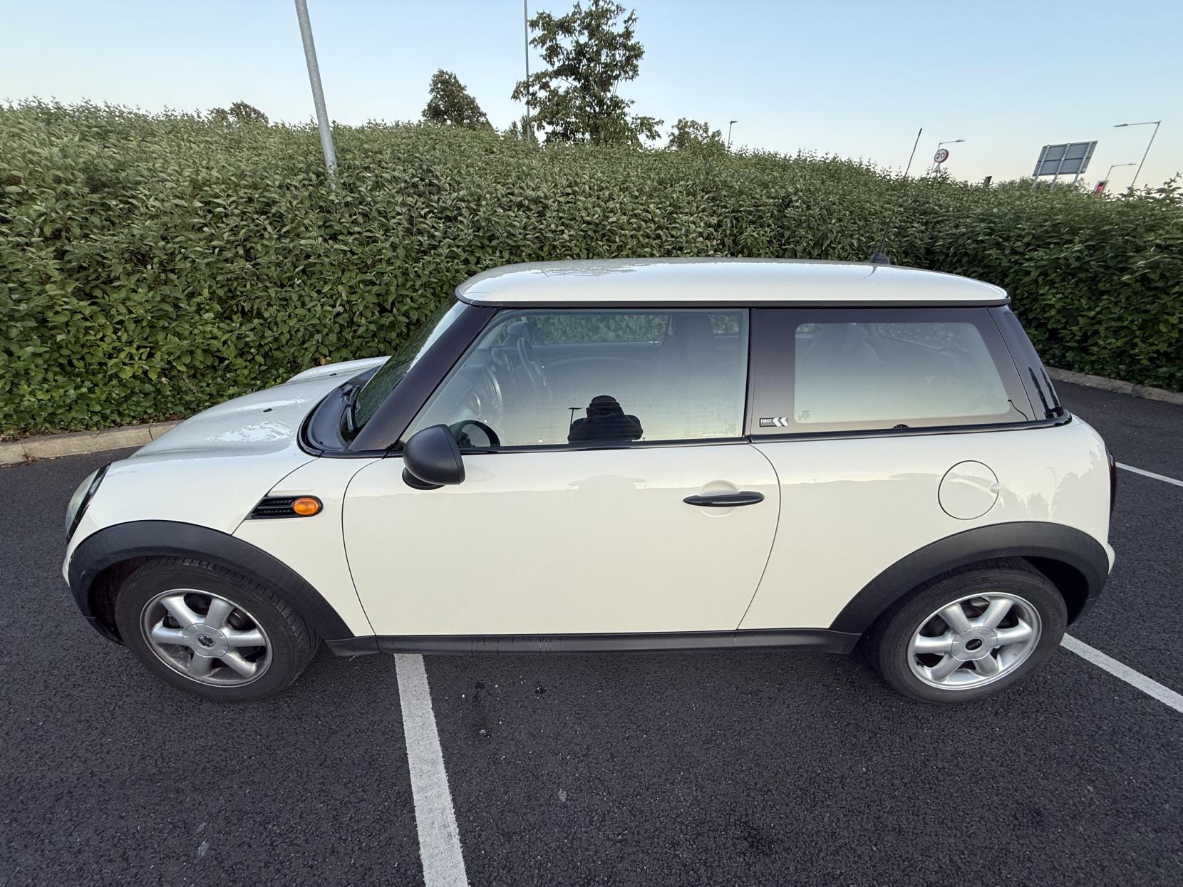 MINI Hatch 1.4 First Hatchback 3dr Petrol Manual Euro 4 (75 ps)