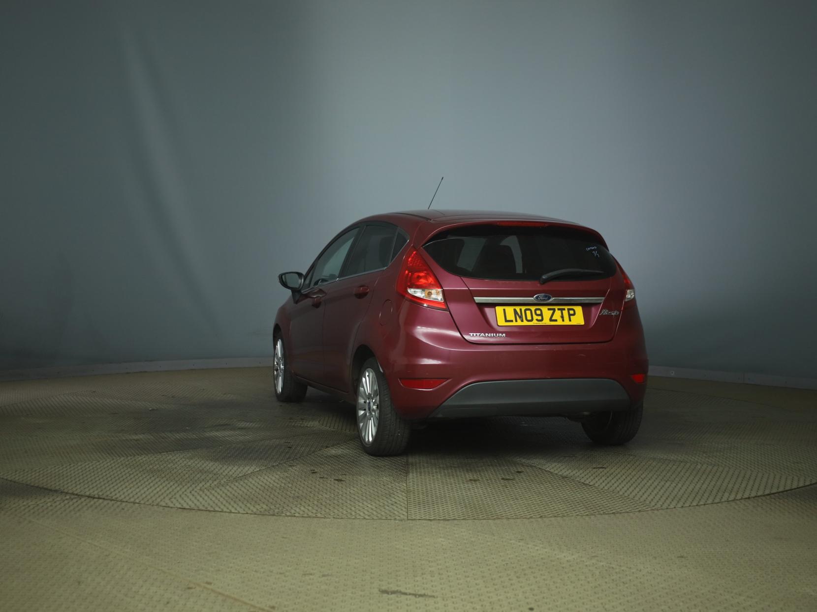 Ford Fiesta 1.4 Titanium Hatchback 5dr Petrol Manual (133 g/km, 94 bhp)