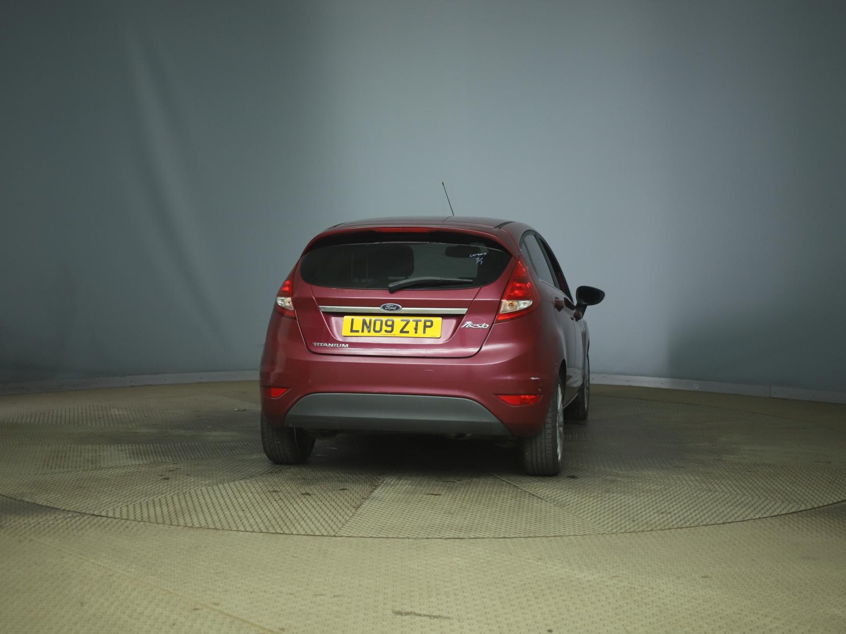 Ford Fiesta 1.4 Titanium Hatchback 5dr Petrol Manual (133 g/km, 94 bhp)