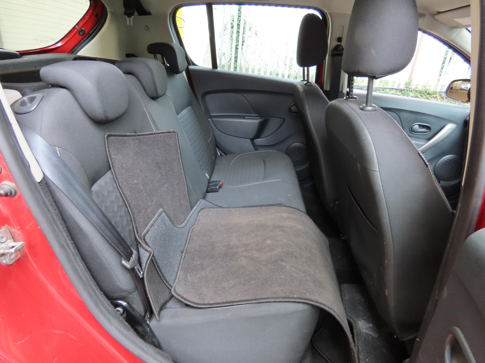 Dacia Sandero 1.5 dCi Laureate Hatchback 5dr Diesel Manual Euro 6 (s/s) (90 ps)
