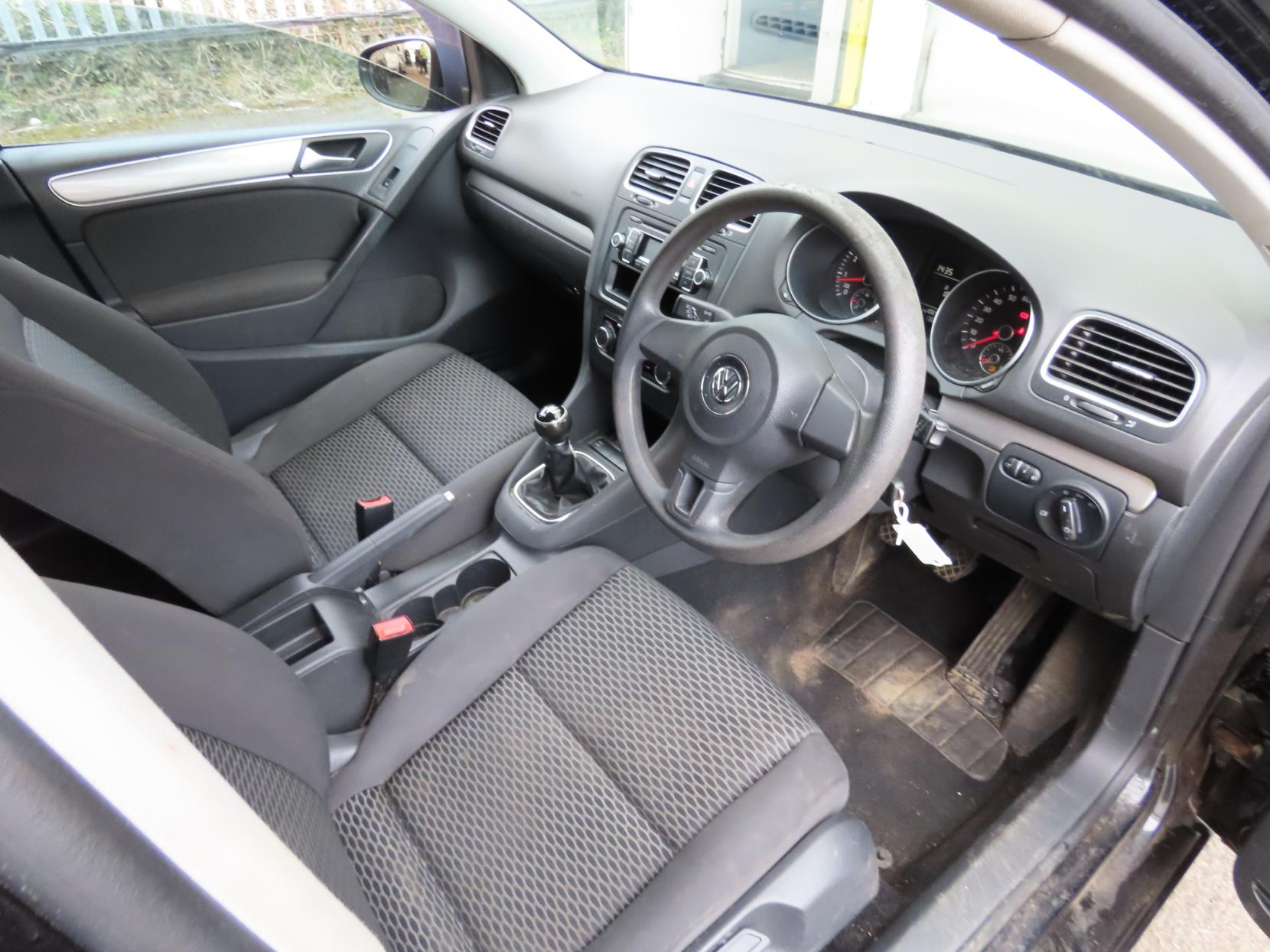 Volkswagen Golf 1.6 FSI S Hatchback 5dr Petrol Manual Euro 5 (102 ps)