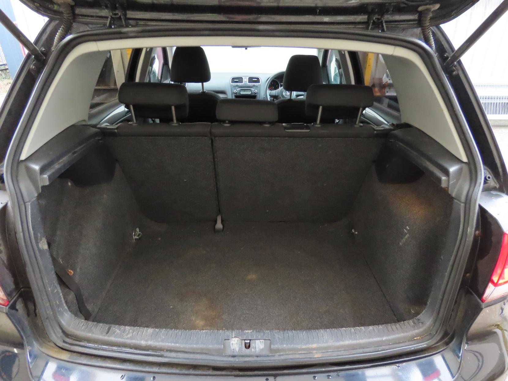 Volkswagen Golf 1.6 FSI S Hatchback 5dr Petrol Manual Euro 5 (102 ps)