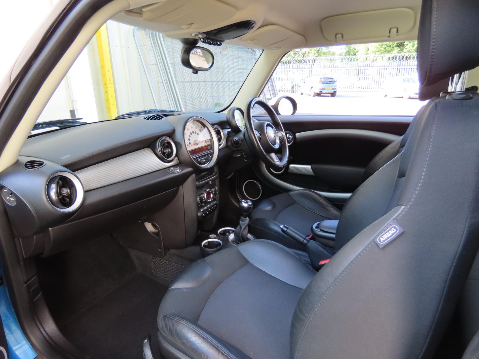 MINI Hatch 1.6 Cooper Pimlico Hatchback 3dr Petrol Manual Euro 5 (s/s) (122 ps)